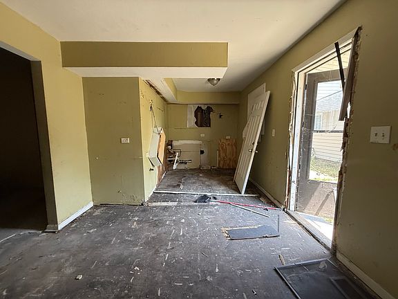5th image of 14737 Ellis Ave
