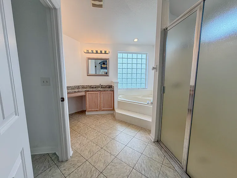 32 Forest Grove Dr — Photo 22