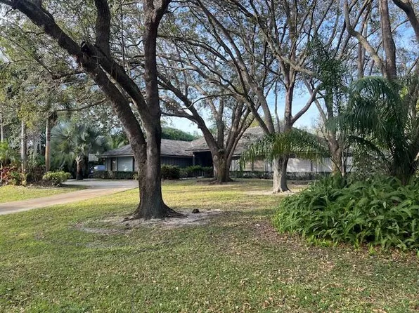 5781 Whirlaway Road, Palm Beach Gardens, FL 33418