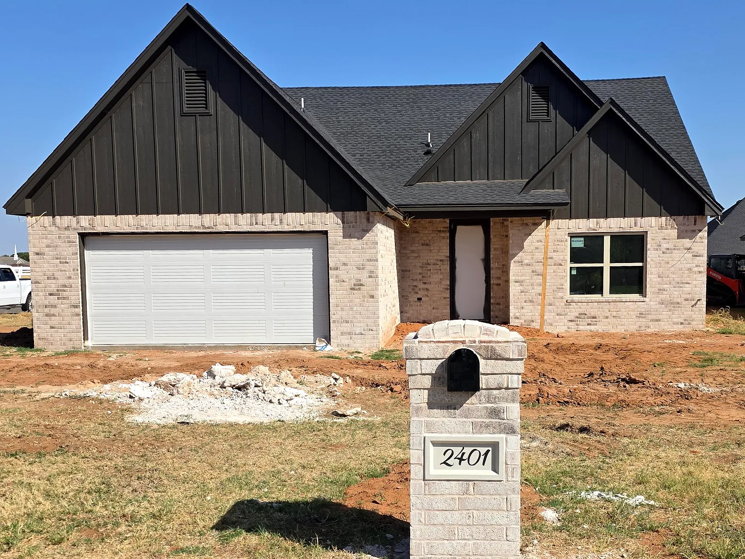4 bed, 2000 sqft, $2,750 — Photo 2