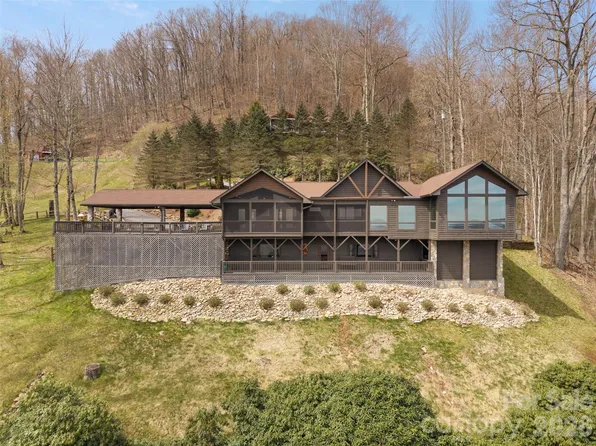 220 Dulcimer Ln, Waynesville, NC 28786