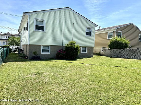 4th image of 441 Walker St