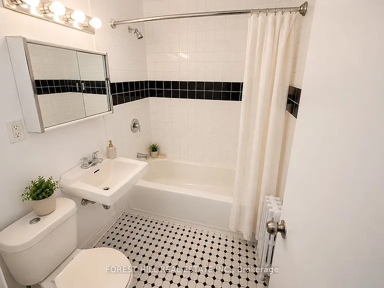 106 Goodwood Park Ct #720 — Photo 5