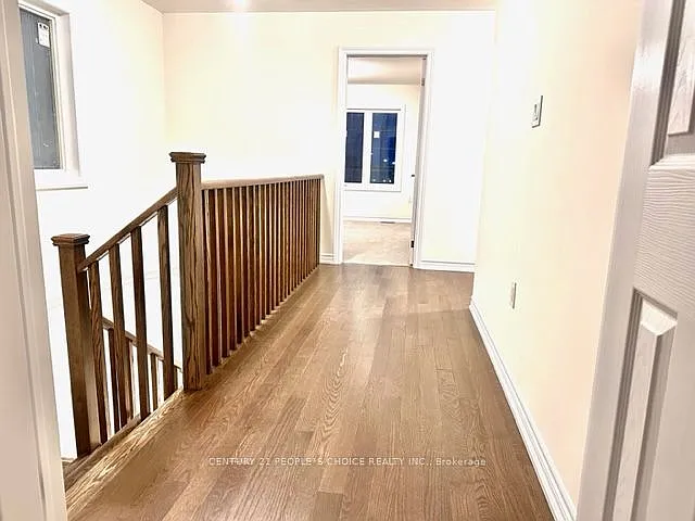 303 Fleetwood Dr — Photo 7