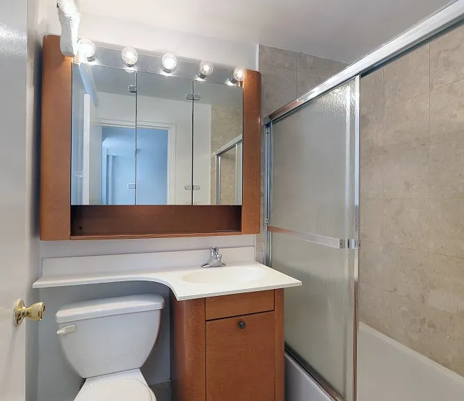 215 E 66th St #102 — Photo 4