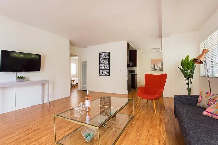 2 bed, 1000 sqft, $3,700 — Photo 4