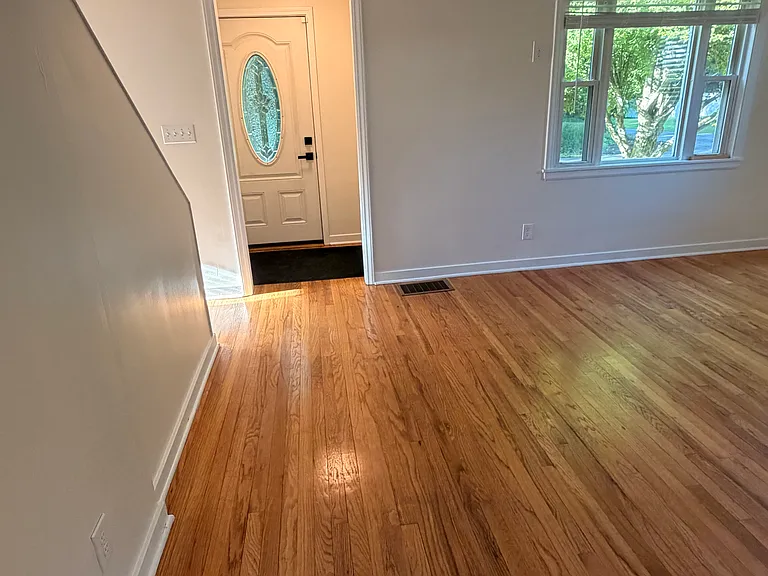 123 Lyon Pl — Photo 4