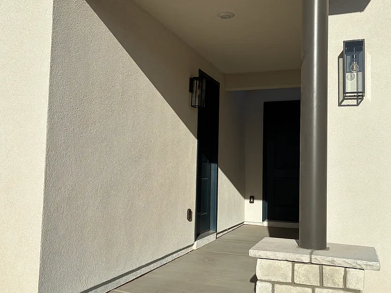 1567 S Sinawava Dr #B — Photo 4