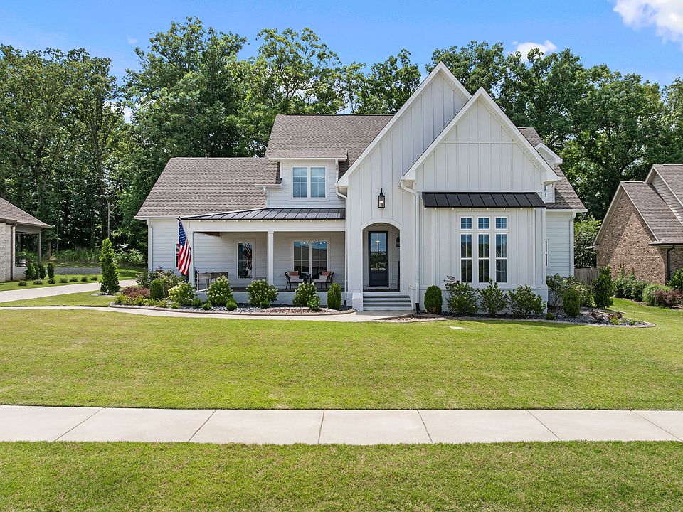 1st image of 228 Chestnut Oak Dr