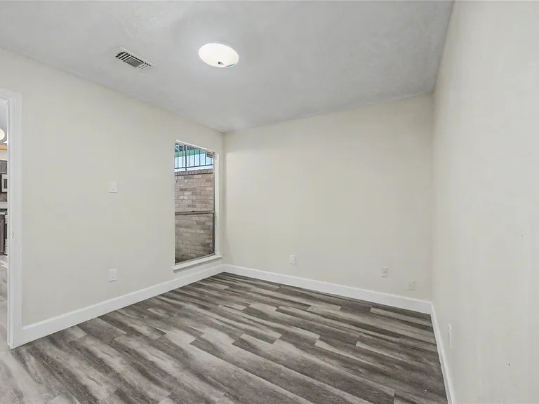 7907 Chancel Dr — Photo 20