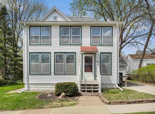 1409 Washington St #A & B, Cedar Falls, IA 50613