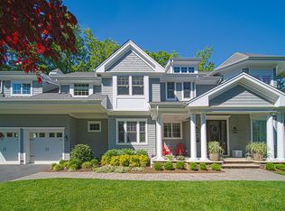 221 Oak Pl, Fair Haven, NJ 07704