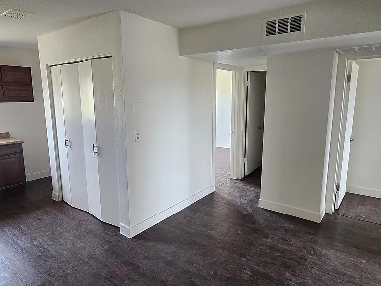 111 S Outpost Rd #4 — Photo 6