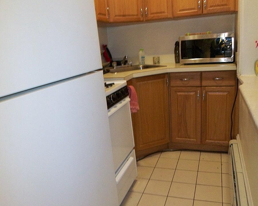 2nd image of 409 Marlborough St APT 25