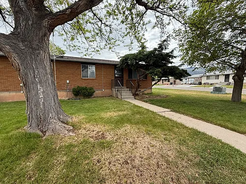 1184 W Brook St #1-4 Photo 1