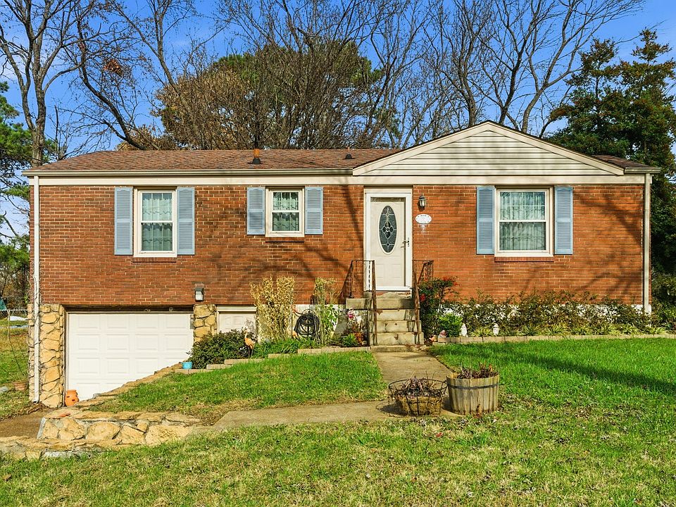 2nd image of 826 Richards Rd