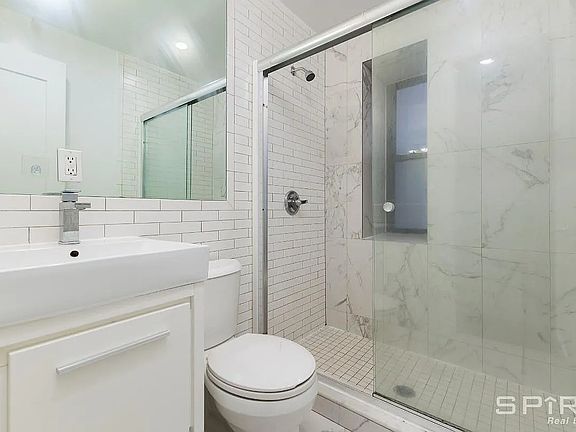 5th image of 4 Saint Nicholas Ter APT 3