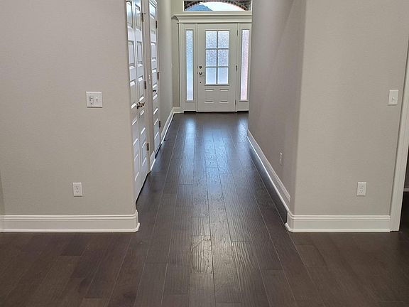 4th image of 3801 SW Mistletoe Ave