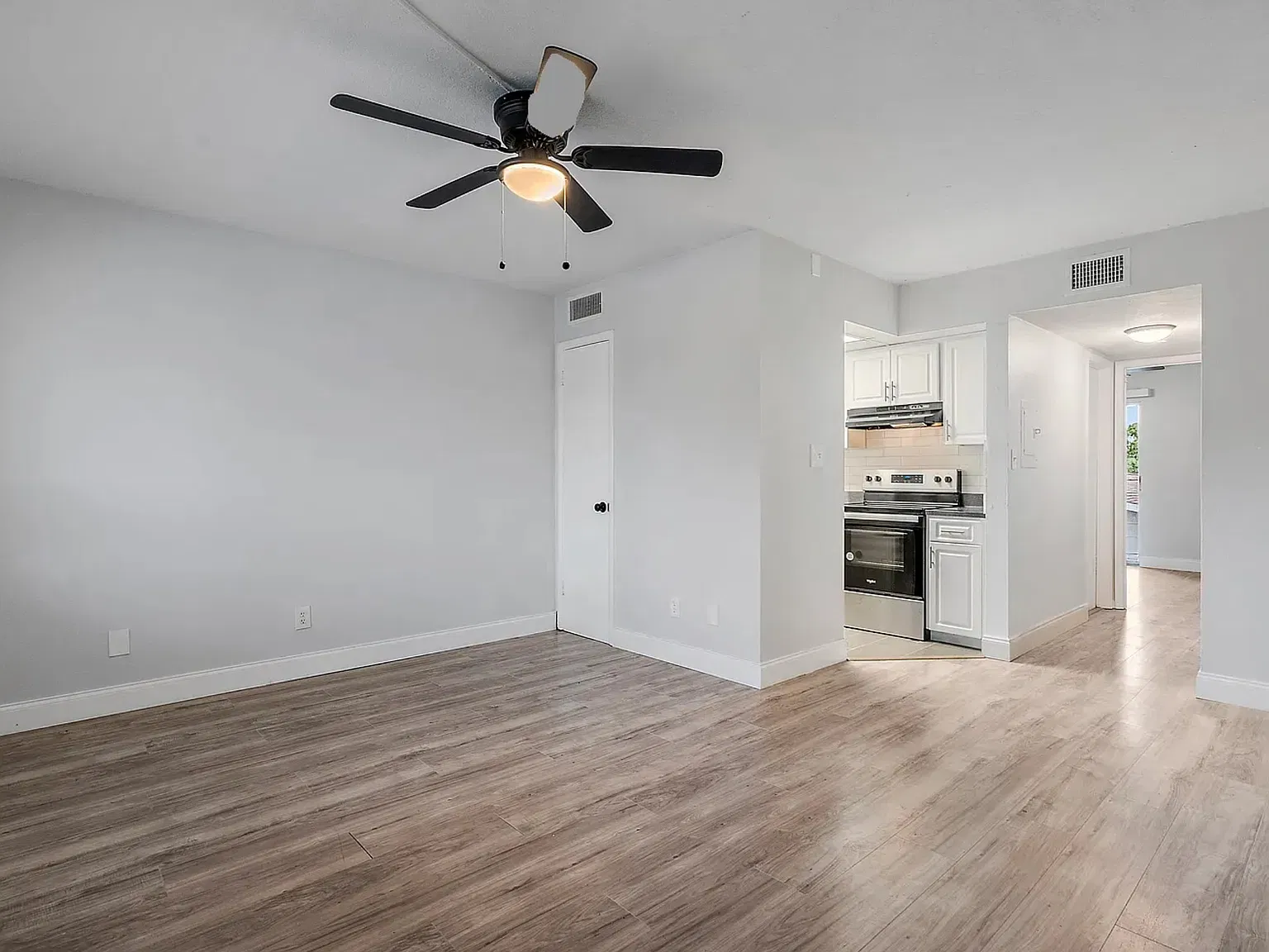 2 bed, 725 sqft, $1,550 — Photo 1