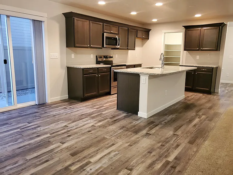 245 W Wanda St — Photo 4
