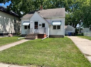425 4th St, De Pere, WI 54115
