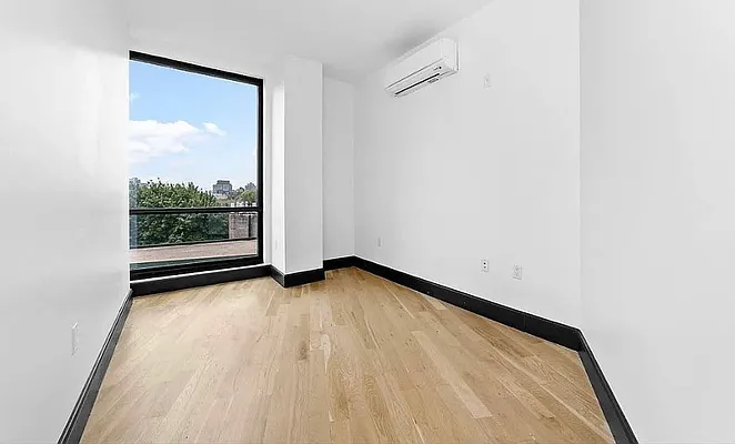 Bedroom, photo 3
