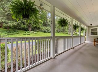 11 Indian Head Rd, Morristown, NJ 07960