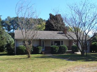 1610 Regent Rd, Topping, VA 23169