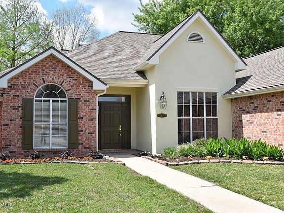 5th image of 144 Woodstock Dr