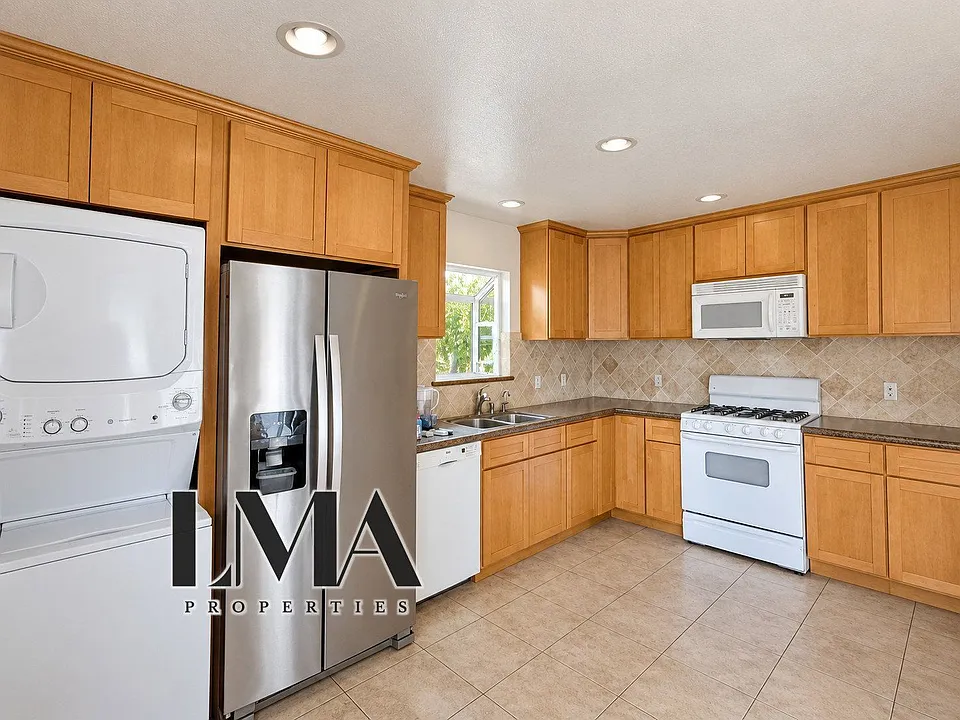 14433 Dickens St #14433A