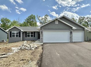 678 W Rice Dr, Beloit, WI 53511