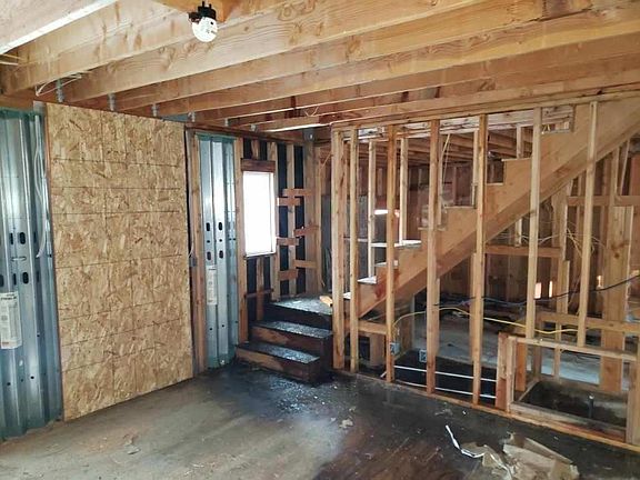 4th image of 1279 Irene St
