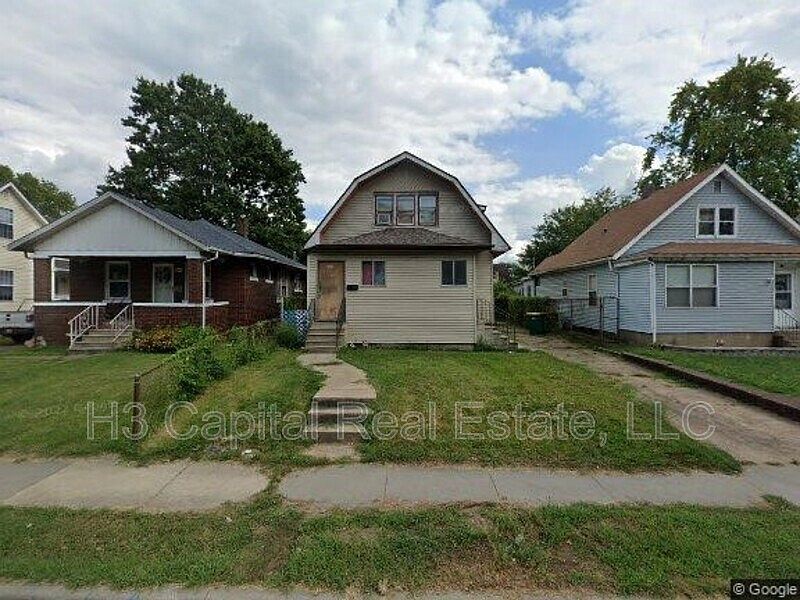 1st image of 2422 Madison Ave Rear A