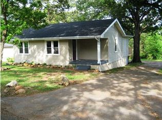 3906 Peach Rd, Chattanooga, TN 37406