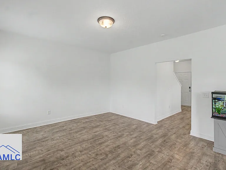 40 Rimes Ave — Photo 9
