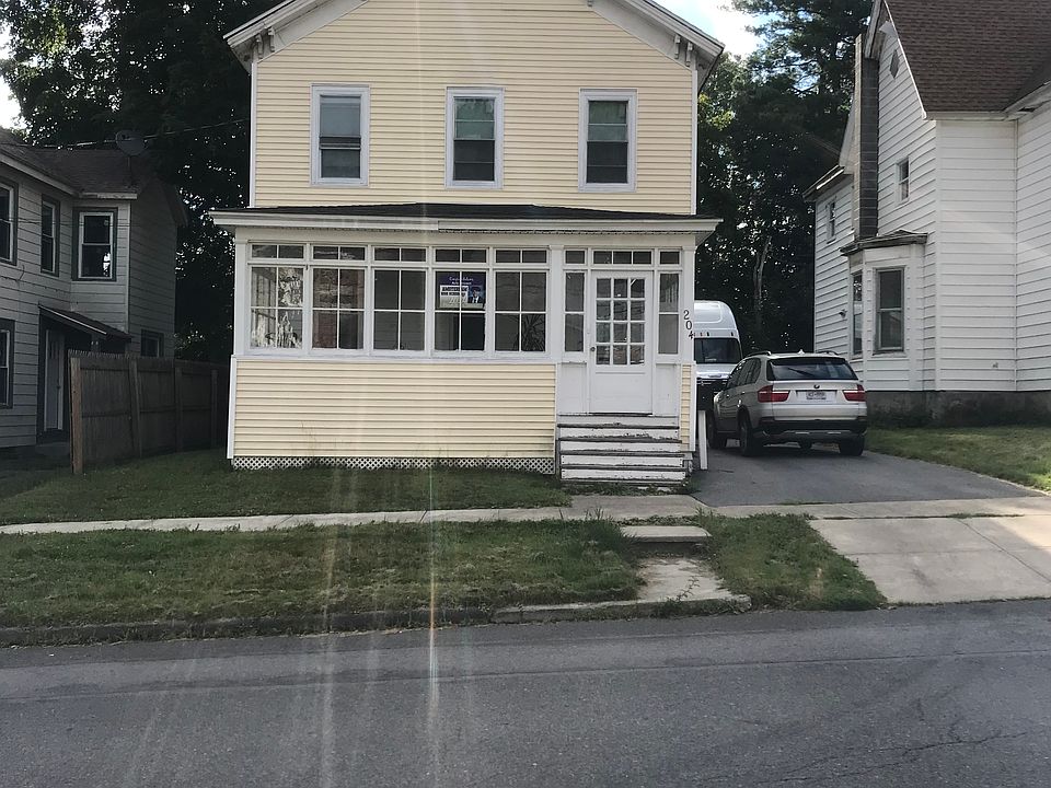 1st image of 204 Glebe St