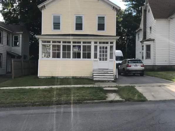 204 Glebe St, Johnstown, NY 12095