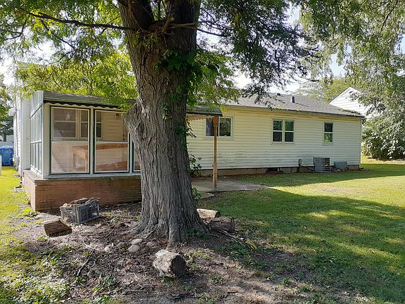 4th image of 234 Hillcrest Ct