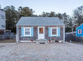 25 Gitche Gumee Rd, Buzzards Bay, MA 02532