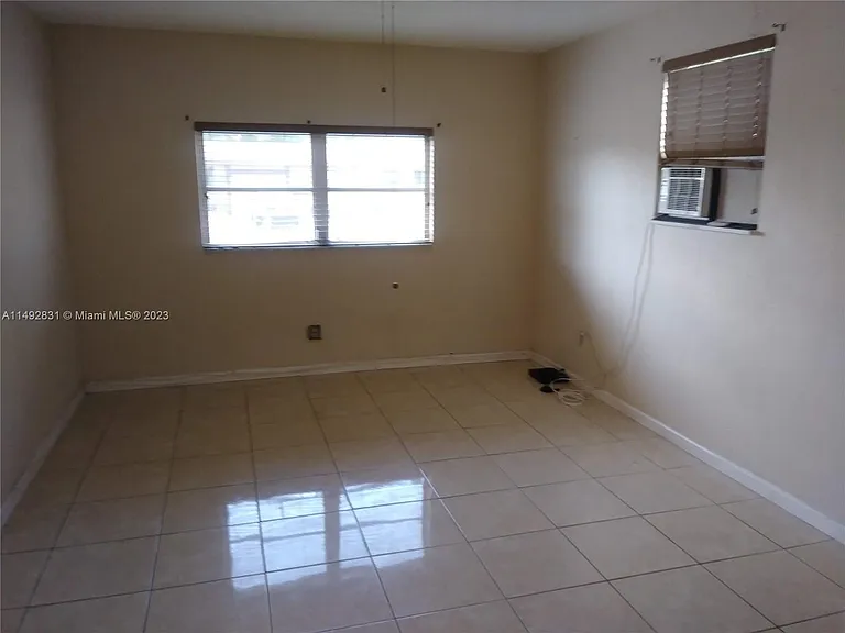 4121 Thomas St — Photo 6