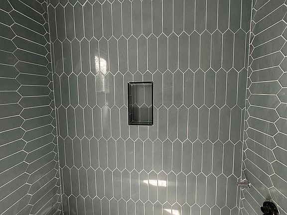 5th image of 84 Howard Ave #1R