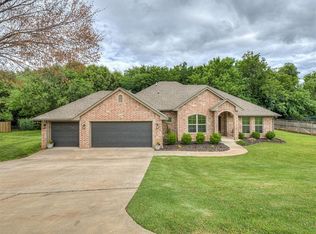 12426 Hidden Run Rd, Guthrie, OK 73044