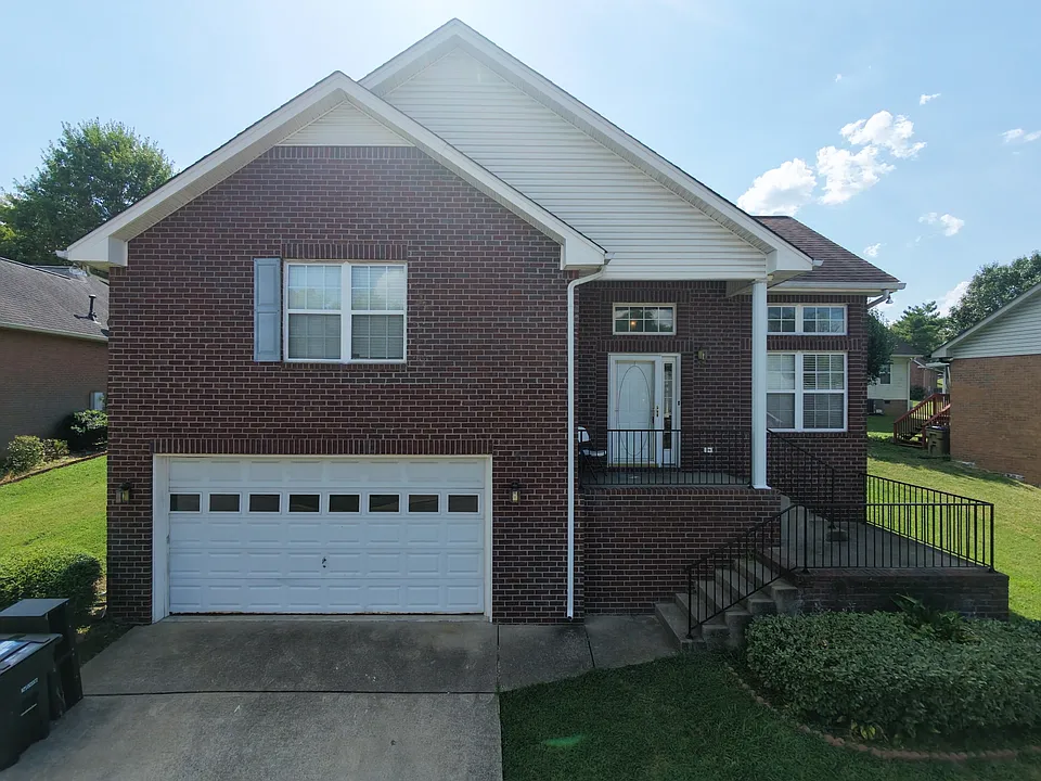 412 Hickory Chase Dr