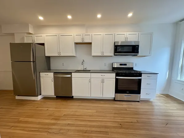 274 1/2 Main St APT 3-N, Great Barrington, MA 01230