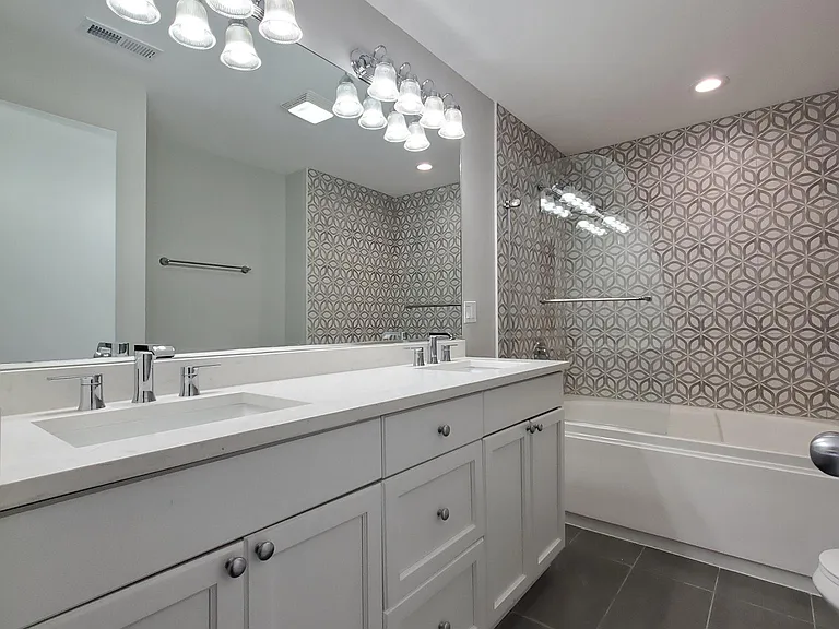 4925 S Forrestville Ave #2S — Photo 7