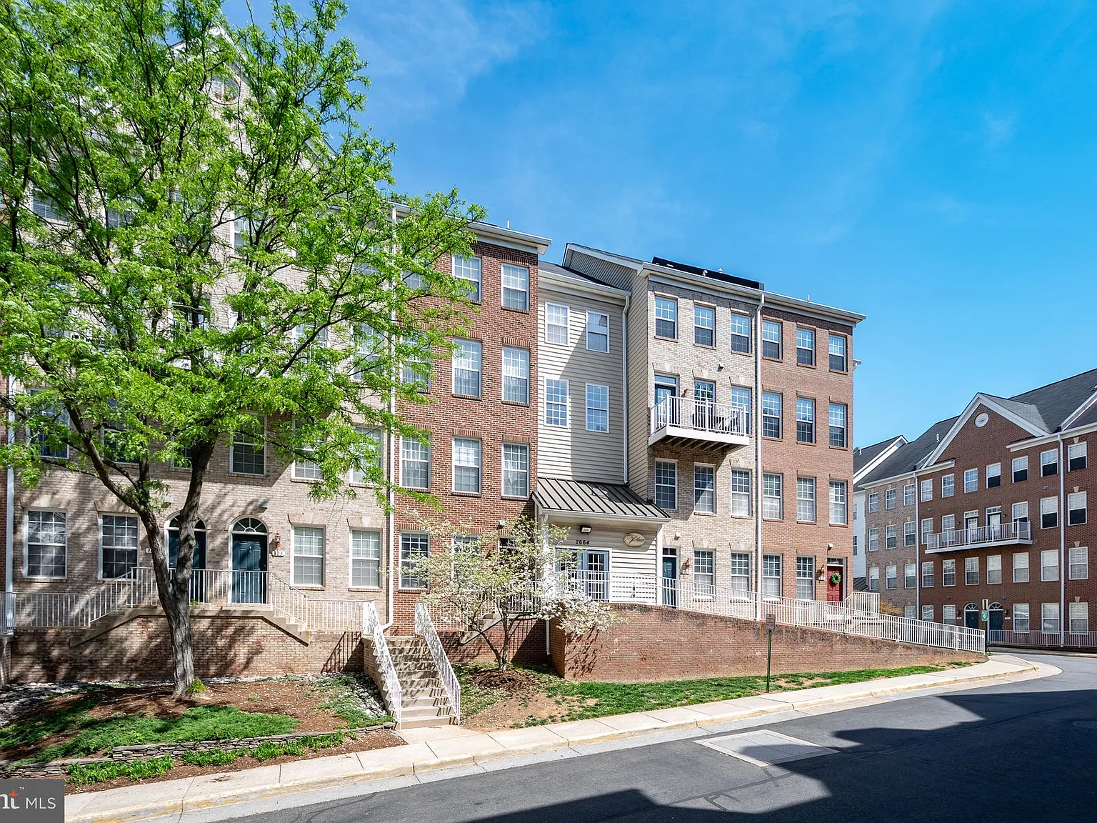 Westbriar Plaza Condo — Photo 3
