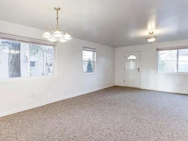 5907 Longfellow St — Photo 6