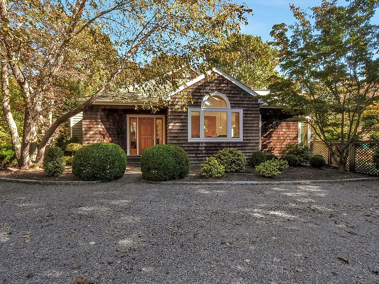 74 N Woods Ln — Photo 19