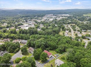 918 Horizon Dr, Stroudsburg, PA 18360