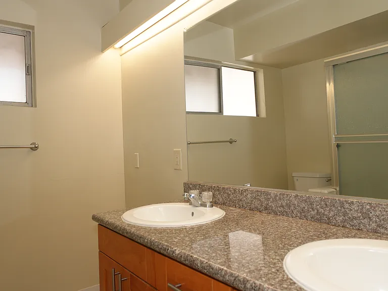 1215 Lyndon St #7 — Photo 8